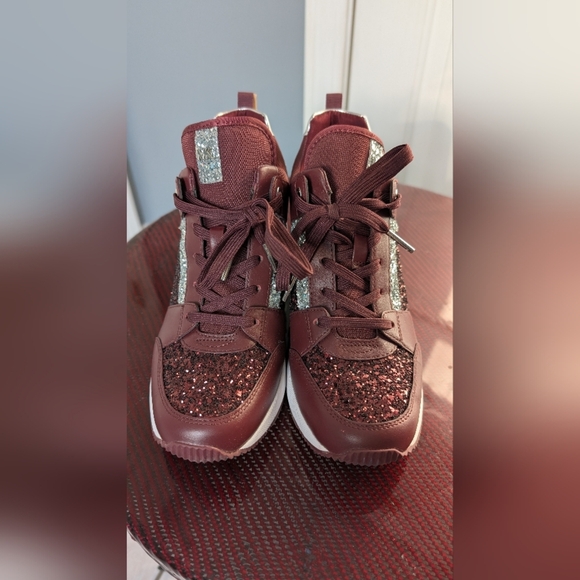 EUC Michael Kors Georgie Glitter and Faux Leather Trainer Size 7 - Picture 1 of 8